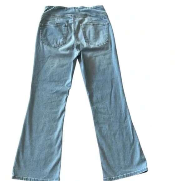 We The Free Light Blue In My Feelings Mid Rise Crop Boot Light Wash Size Small - Picture 2 of 7